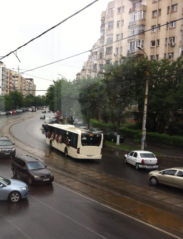 Autovehiculul a fost folosit intr-un cortegiu funerar