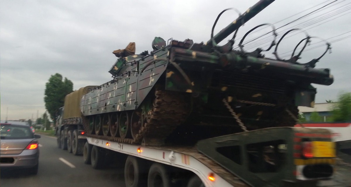 Tancul a facut deliciul soferilor, care incetineau sa il poata admira