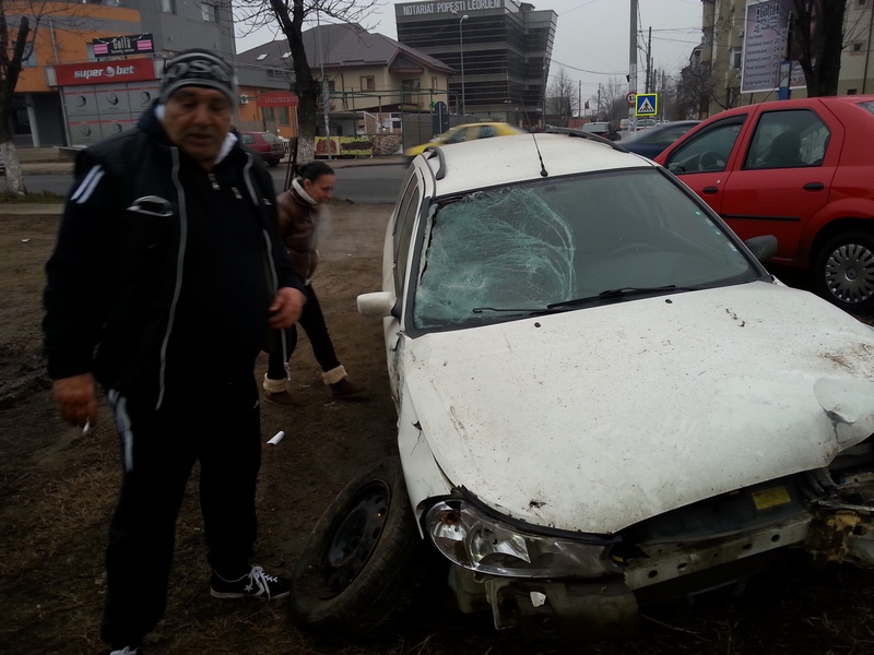 Potrivit politiei soferul care conducea masina, inmatriculata in Bulgaria, avea o alcolemie de 0,49 miligrame alcool in aerul pur respirat