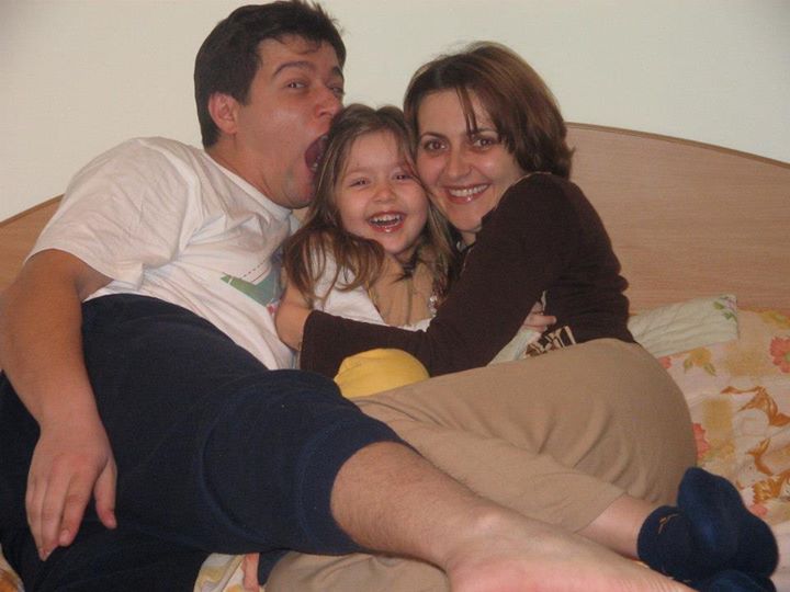 Artistul alaturi de sotie si fiica lor Iulia