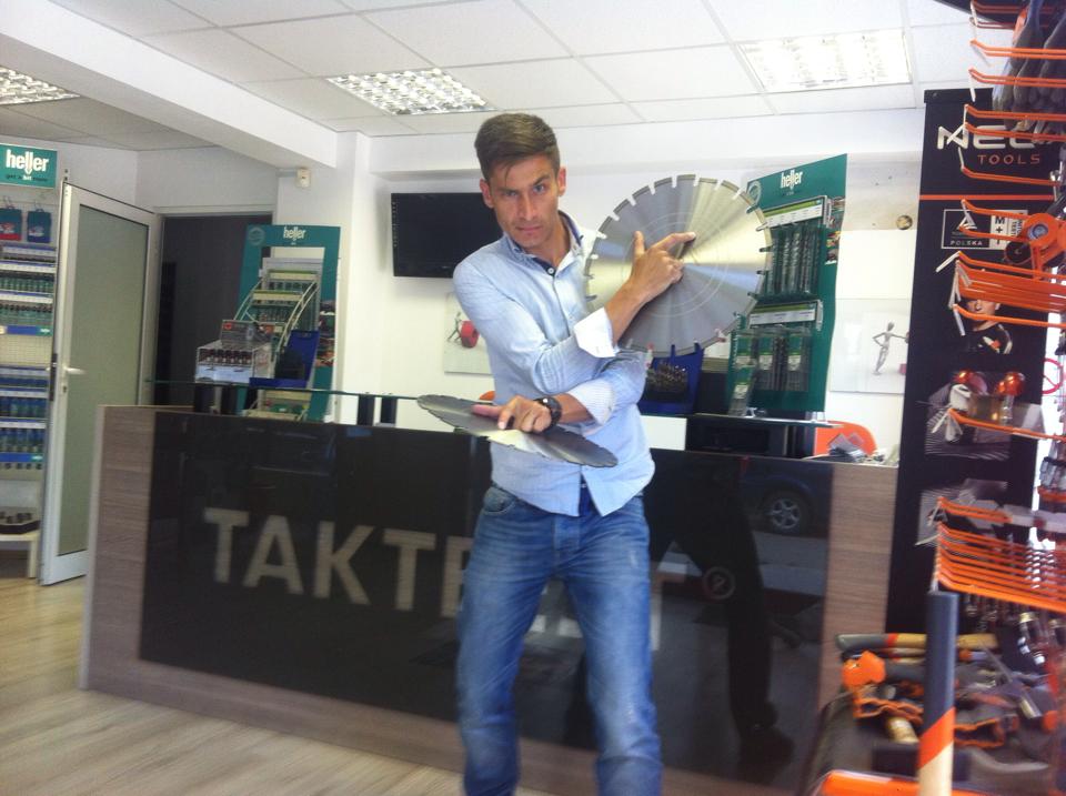 Ramon lucreaza de sapte ani in constructii