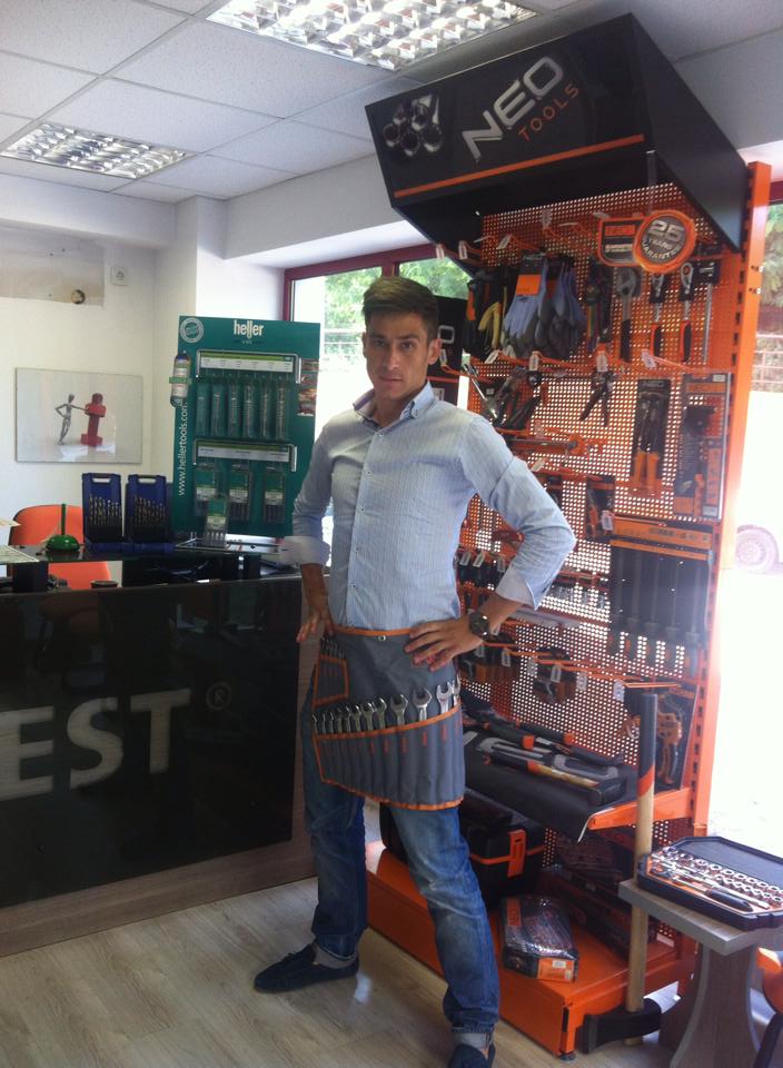 Tanarul a dat sortul de ma masterChef pe unul de scule