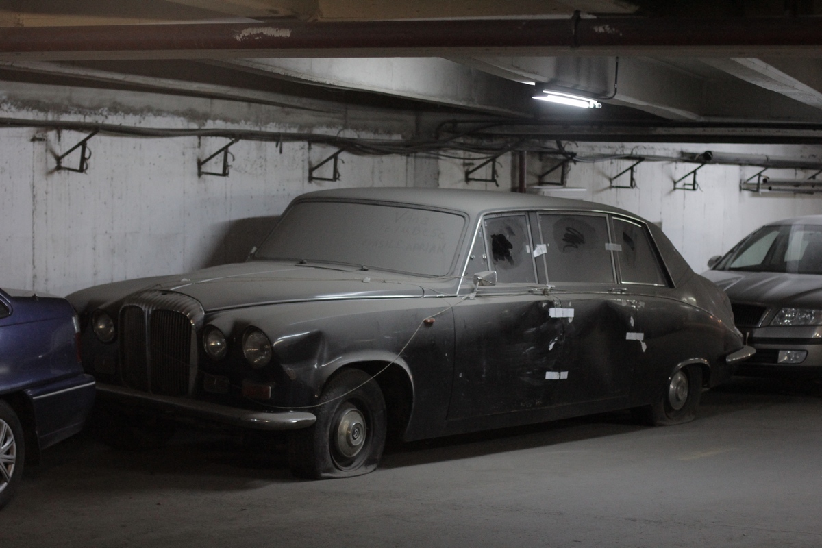 Se spune ca masina parasita in parcarea de la Intercontinental a fost pregatita special pentru Regina Angliei