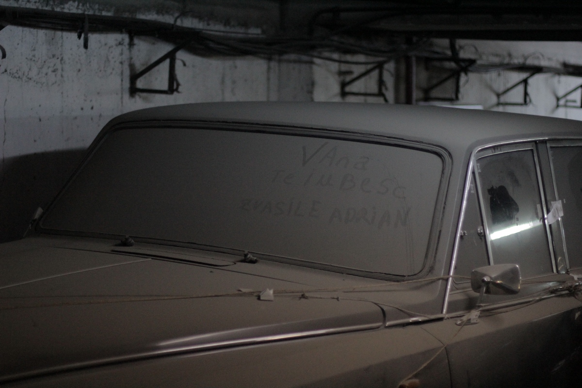 Timpul si-a pus amprenta pe superba limuzina