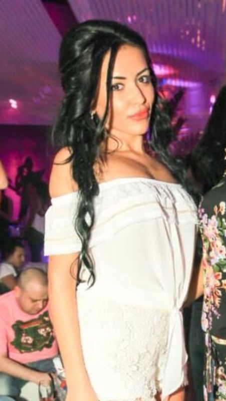 Tanara a cumparat totul din banii ei si l-e dat familiei din judetul Dambovita