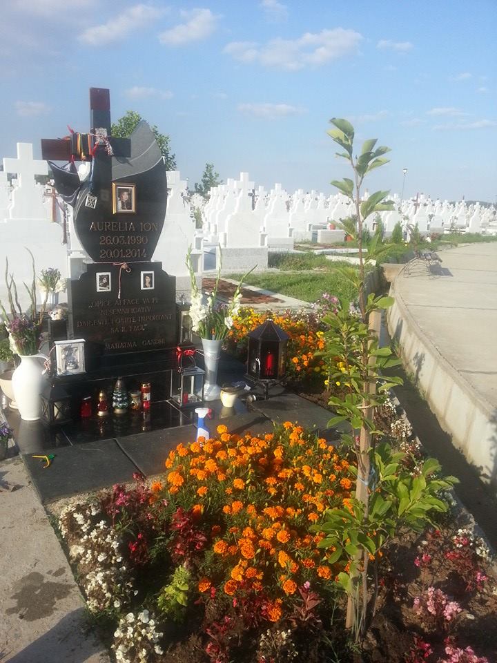 Mormantul este mereu inrgijit si curatat