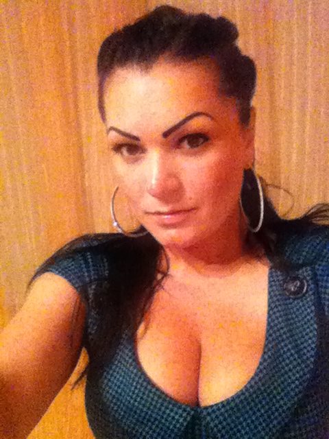 Sexy politiciana se mandreste cu cea mai mare pereche de sani din poltica damboviteana