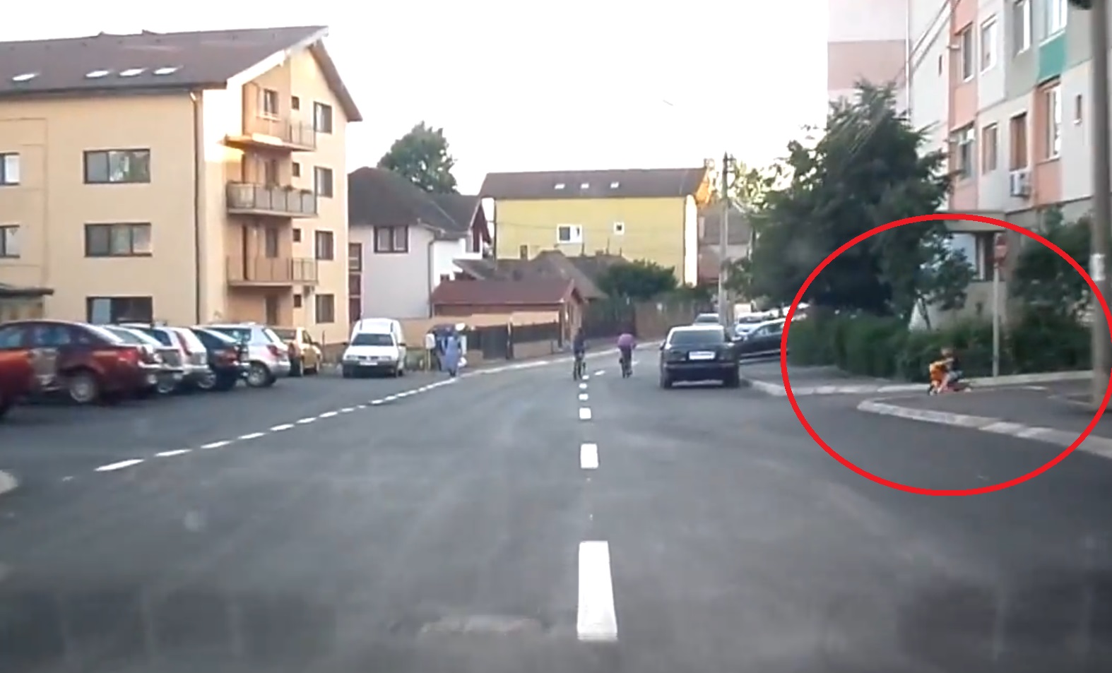 Copilul lasat nesupravegheat era sa ajunga in strada