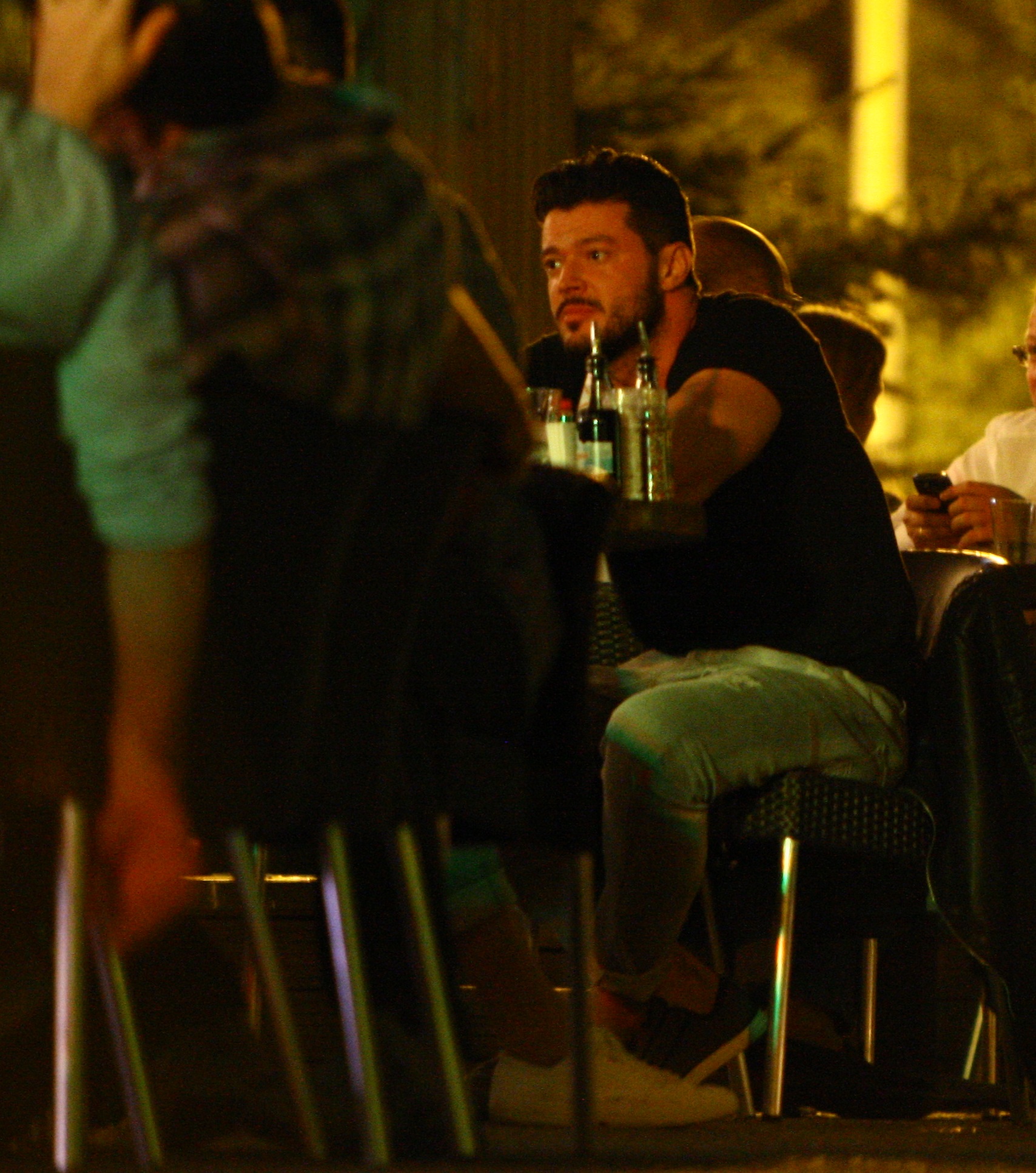 Victor Slav a stat cu un prieten la terasa