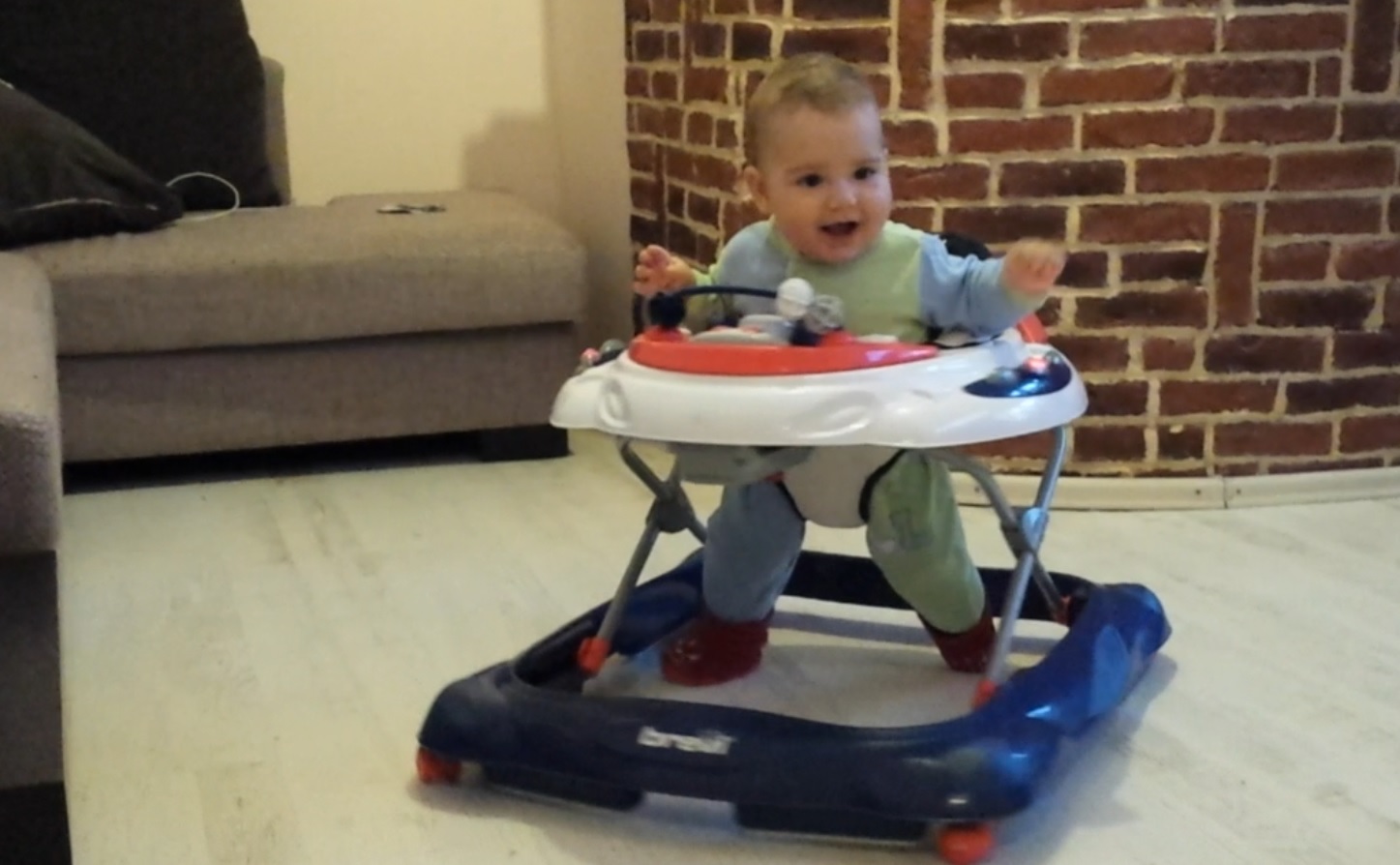 Ionut vrea sa ii faca un fratior lui Matei