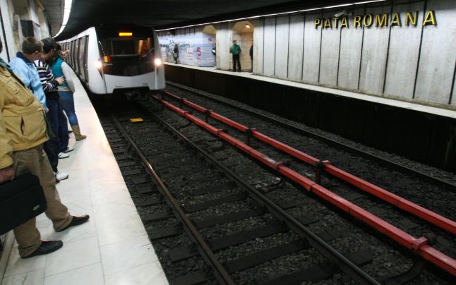Bucurestenii au asteptat metroul si peste 10 minute
