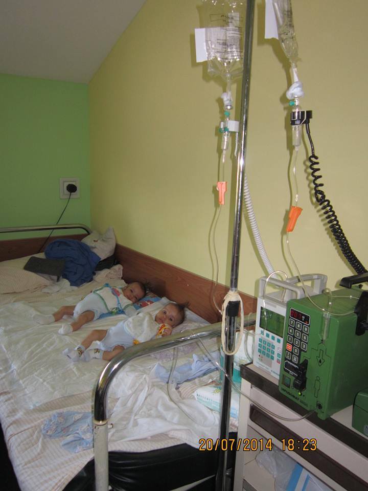 Gemenii Robert si Bogdan au nevoie urgenta de transplant de maduva