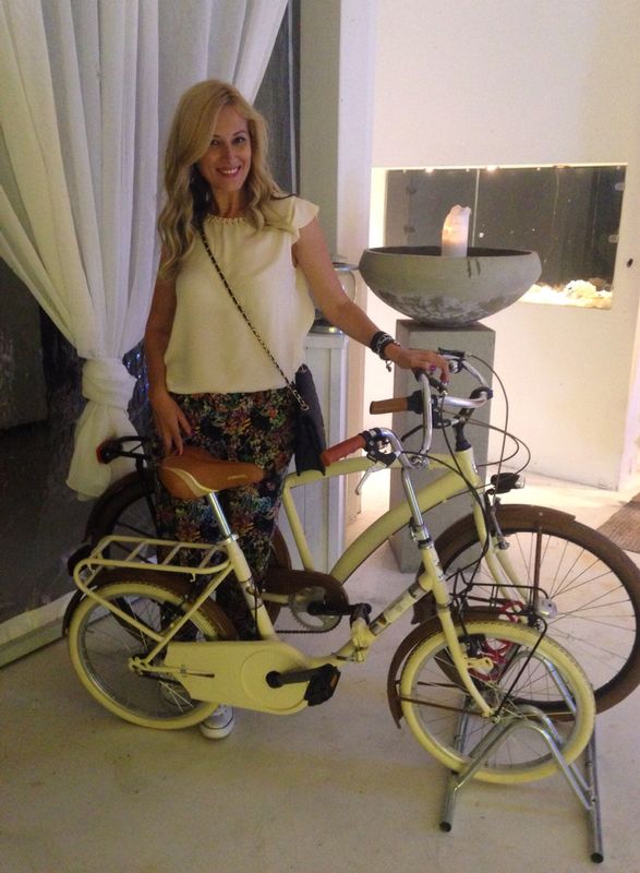 Tanara ne-a spus ca o parte din timp l-a dedicat afacerii cu biciclete