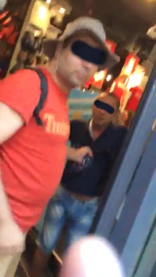 Medicul roman a filmat pana ce a venit politia