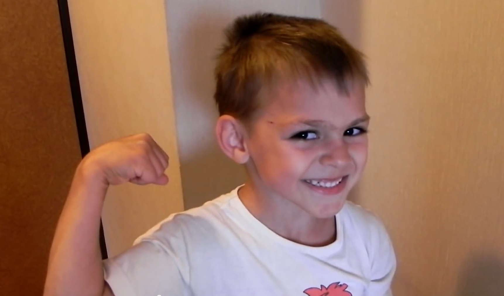 Pustiul este pentru a cincea oara invitat in Japonia, ca sa apara in diferite emisiuni de televiziune