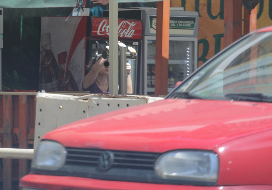 Florin Huidu nu a fost surprins in zona cat Mirela isi facea de lucru pe terasa