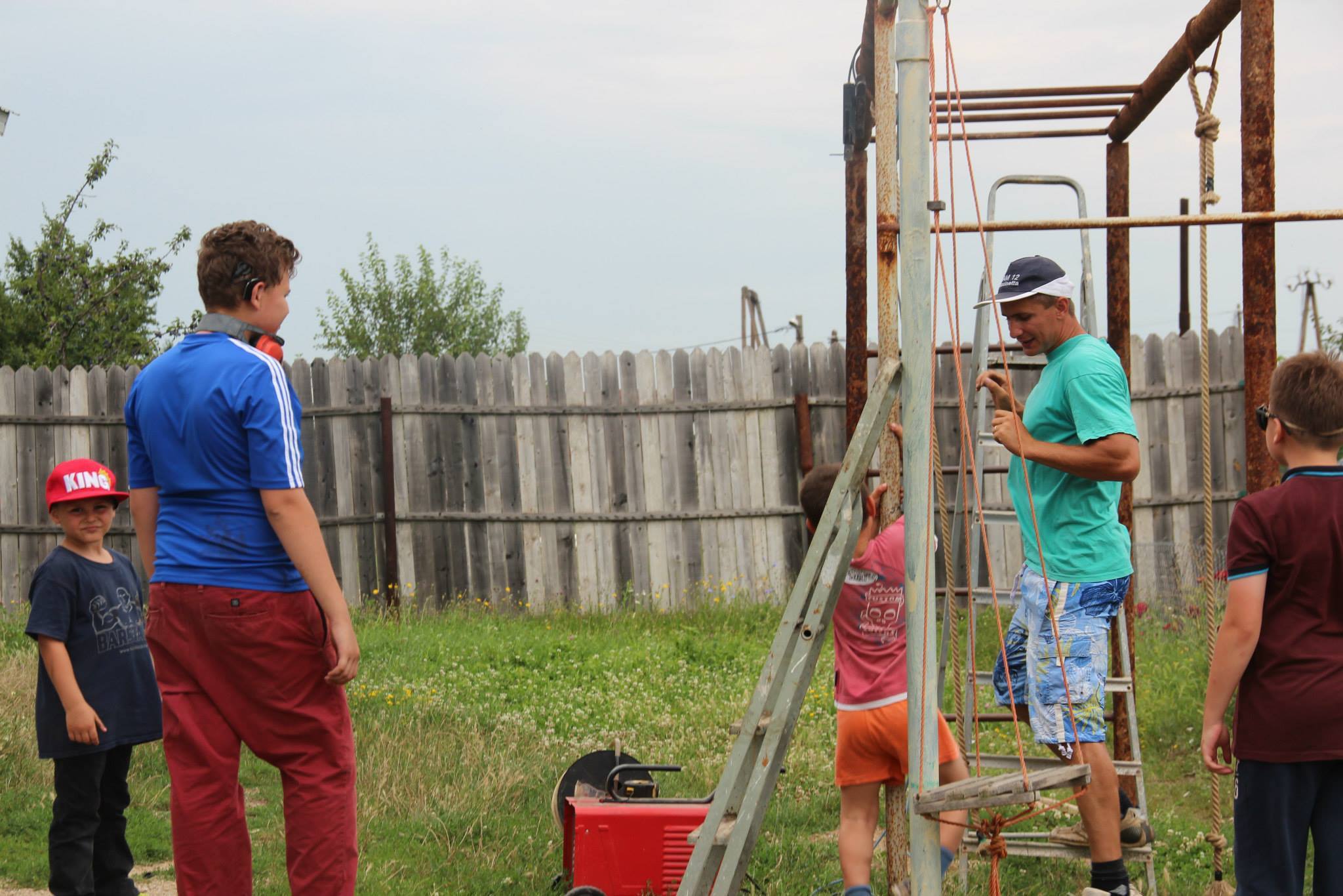 Dupa ce a fost luat la rost de fanii virtuali ca 