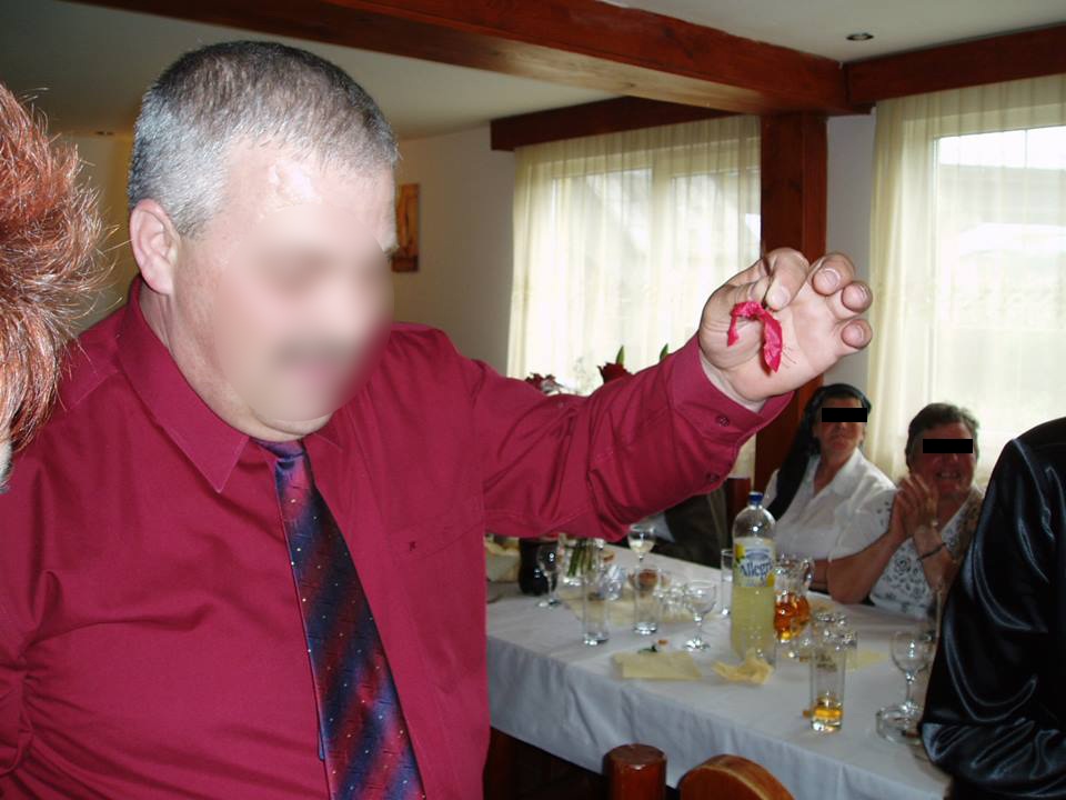 Subofiterul DIPI s-a incurcat cu o traficanta de tigari