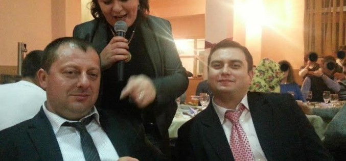 Omul de afaceri Ioan Opre alaturi de Leon Closca seful Politiei din Nasaud