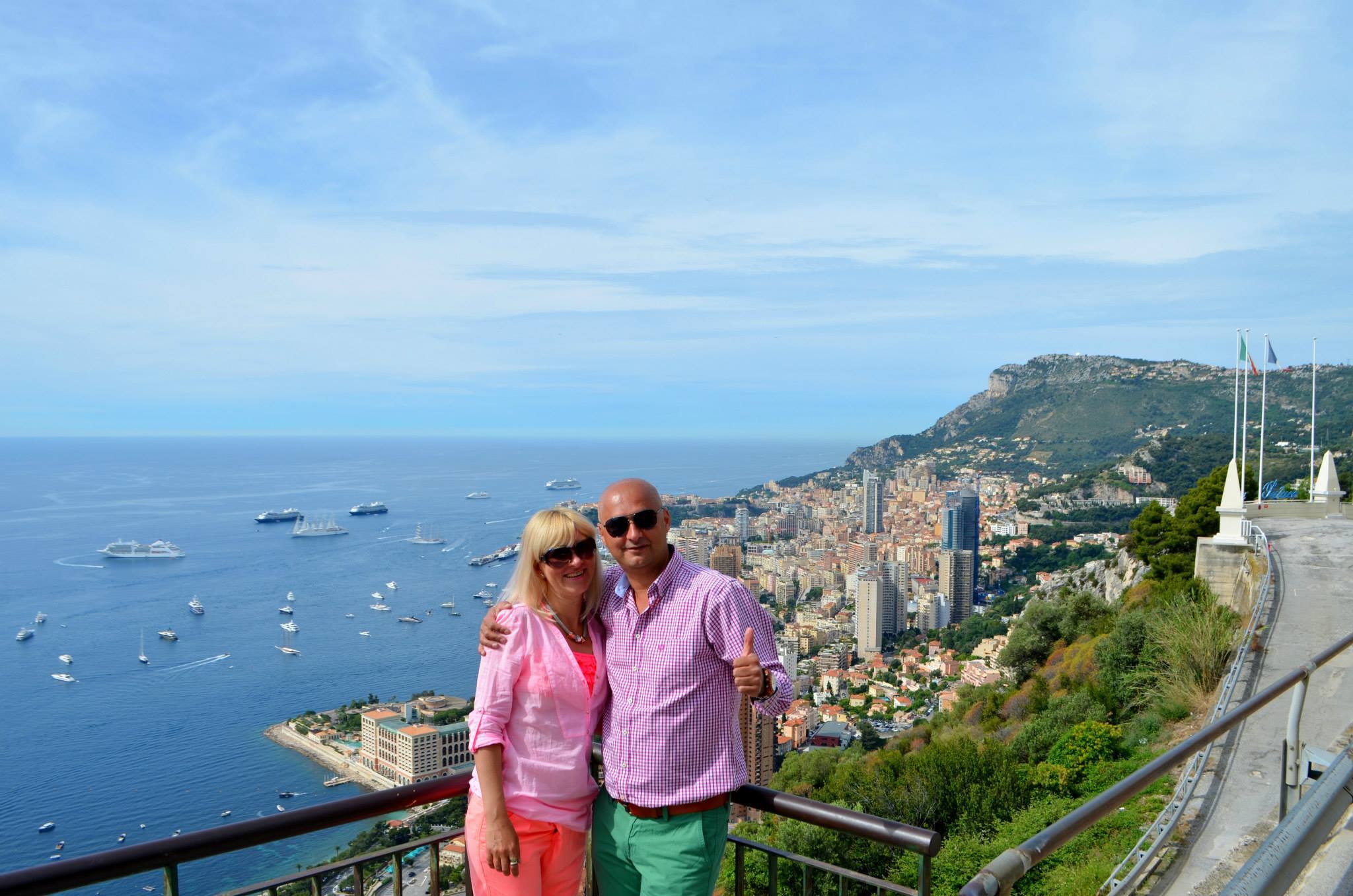 Felix Preda alaturi de sotia sa in concediu