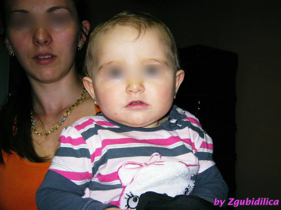 Andreea alaturi de fiica sa Goergiana