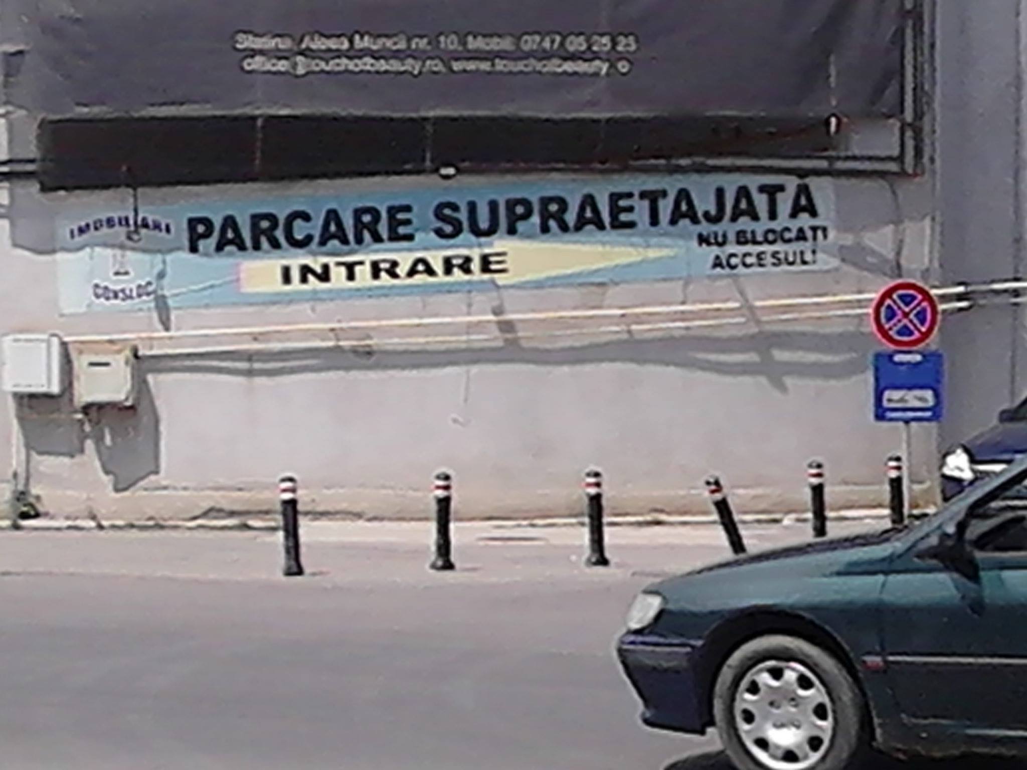 Iulian era in masina cu unul dintre copii sai