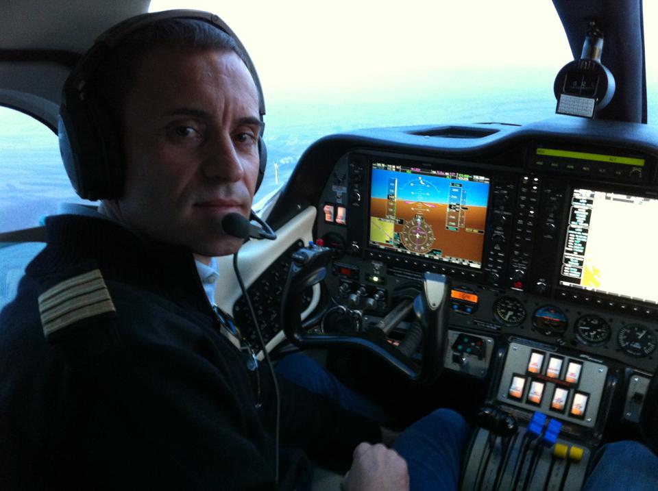 Vasile Armeneam si-a cumparat doua avioane