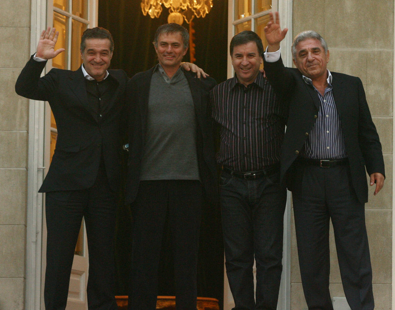 La initiativa lui Giovani Becali, Mourinho a mers in trecut la Palatul lui Gigi Becali