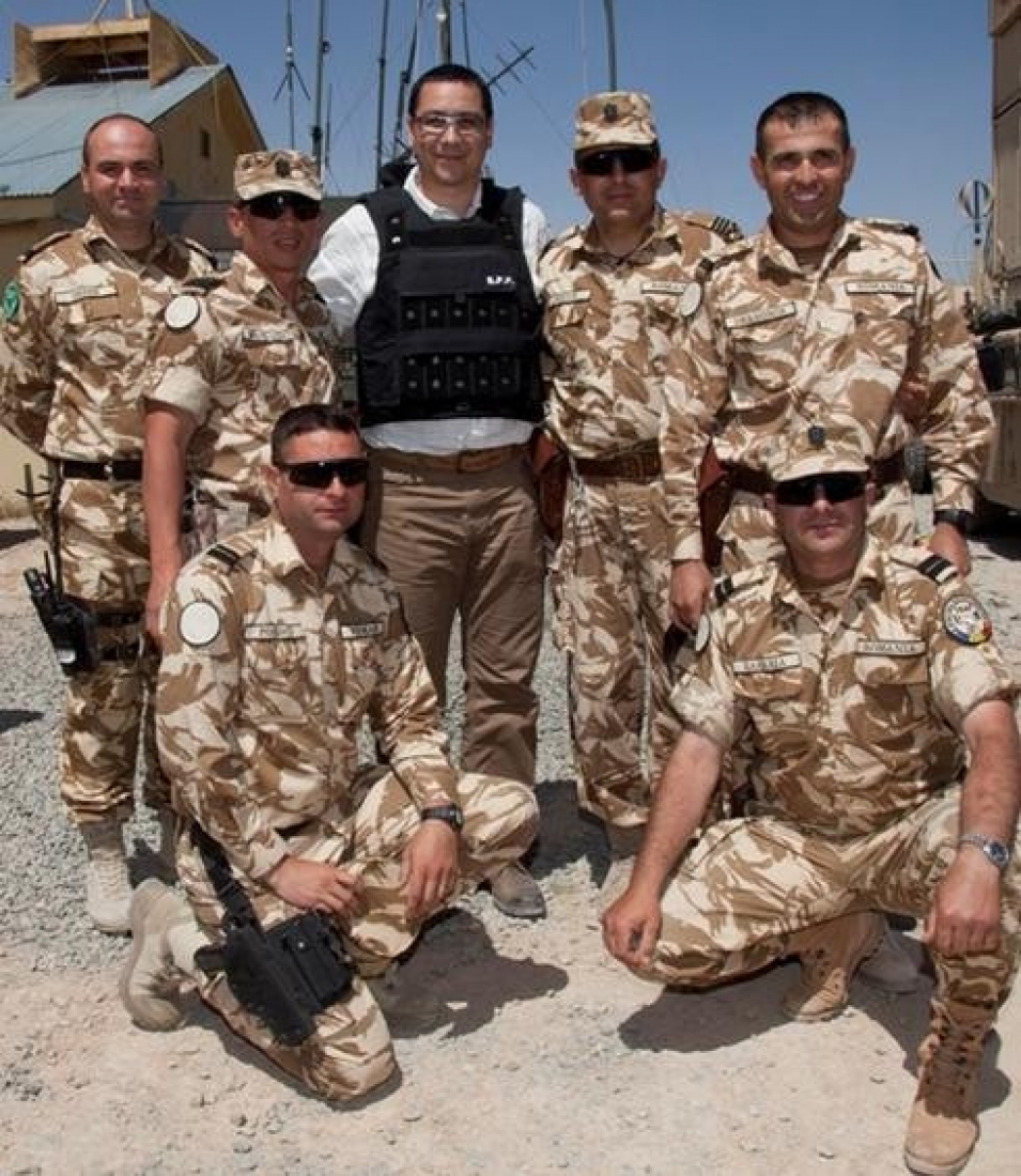 Victor Ponta i-a felicitat pe toti cei care participa la misiunile din Afganistan