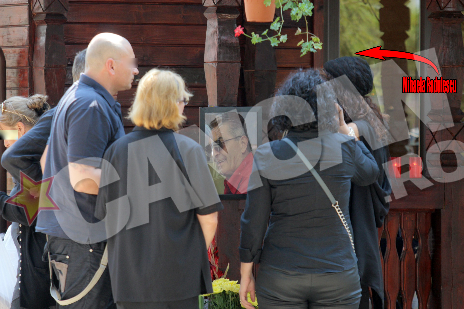 Prietenii Mihaelei i-au fost alautir in aceasta zi trista