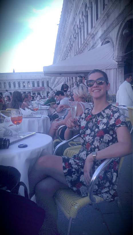 Tanara actrita ne-a povestit ca si laptopul cu lucruri personale se afla in bagaje