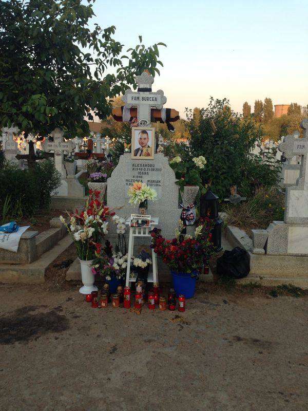 Asa arata mormnatul lui Marian Mezdrea la o luna dupa ce acesta si-a dat ultima suflare intr-un club din Mamaia