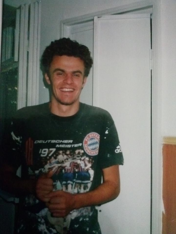 Fratele sau a postat pe un site de socializare cateva imagini cu Gabriel din colectia personala