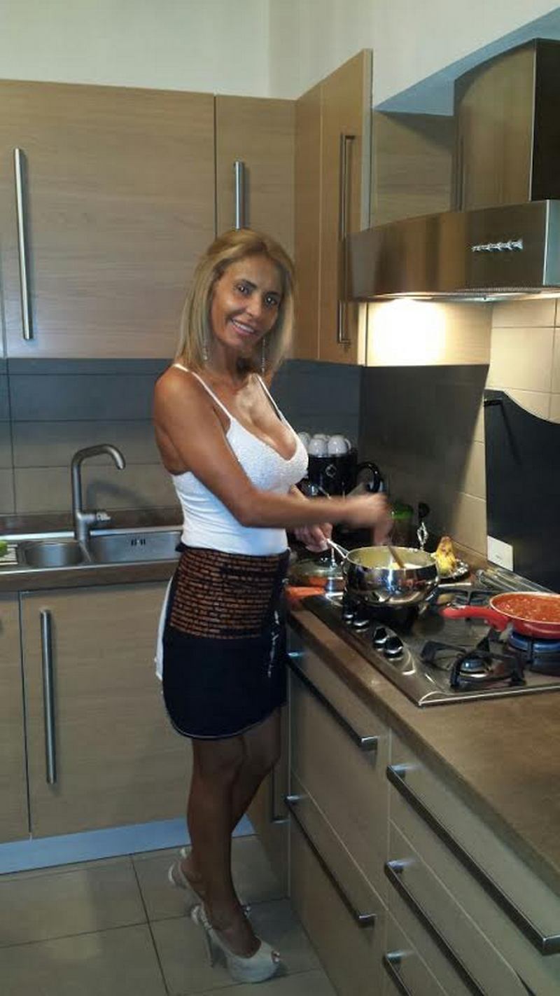 Casnica a trebuit sa-si micsoreze sanii deoarece ii provocau dureri la spate