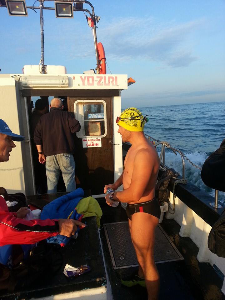 Romanul a inotat 12 ore si jumatate, dar din pacate nu a reusit sa traverseze Canalul