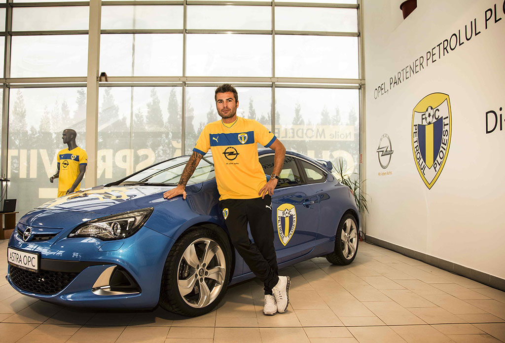 Mutu i-a cumparat maseurului o masina, iar acum vrea sa-i ofere un contract extrem de avantajos in India