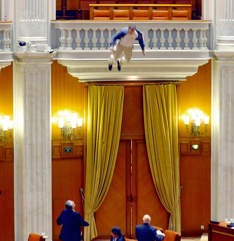In decembrie 2010, Adrian Sobaru s-a aruncat in gol de la balconul salii de plen a Parlamentului