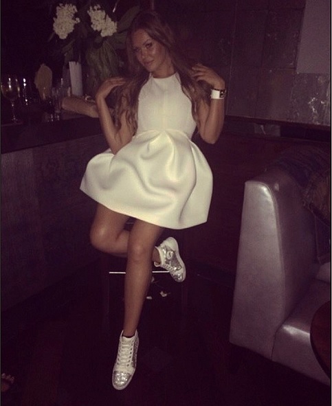 Daria Radionova si-a pus pe masina peste un milion de cristale Swarovski