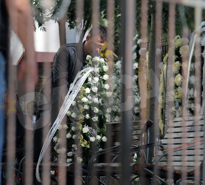 Rudele si prietenii lui George se pregatesc sa il conduca pe ultimul drum