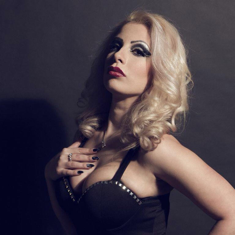 Lexie Shine s-a cunoscut cu Keky la studio