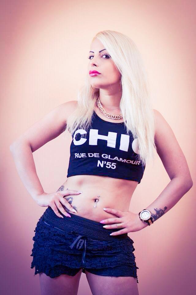 Cantareata ne-a spus ca l-a facut barbat pe Keky