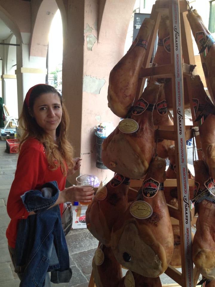 Tanara spera sa reuseasca sa castige trofeul pus in jos la MasterChef