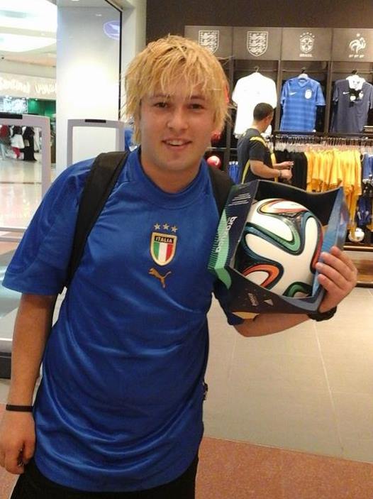 Stefan Florescu a ajuns sa faca acrobatii in Emiratele Arabe