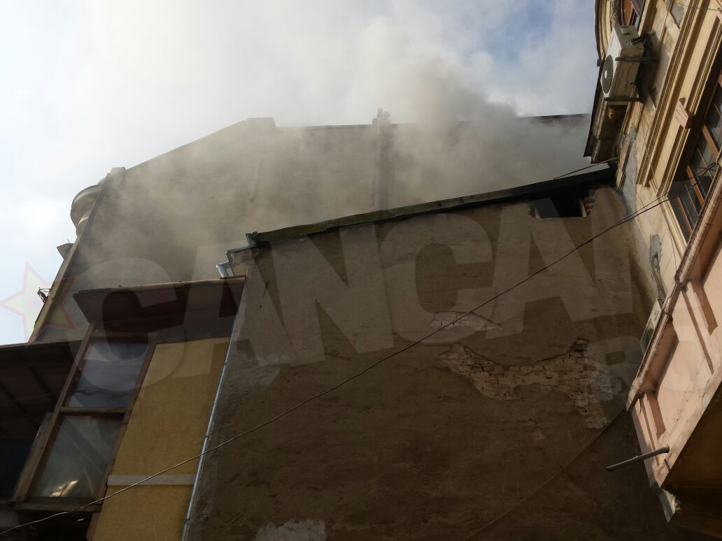 Fumul se vedea de la cateva strazi distanta