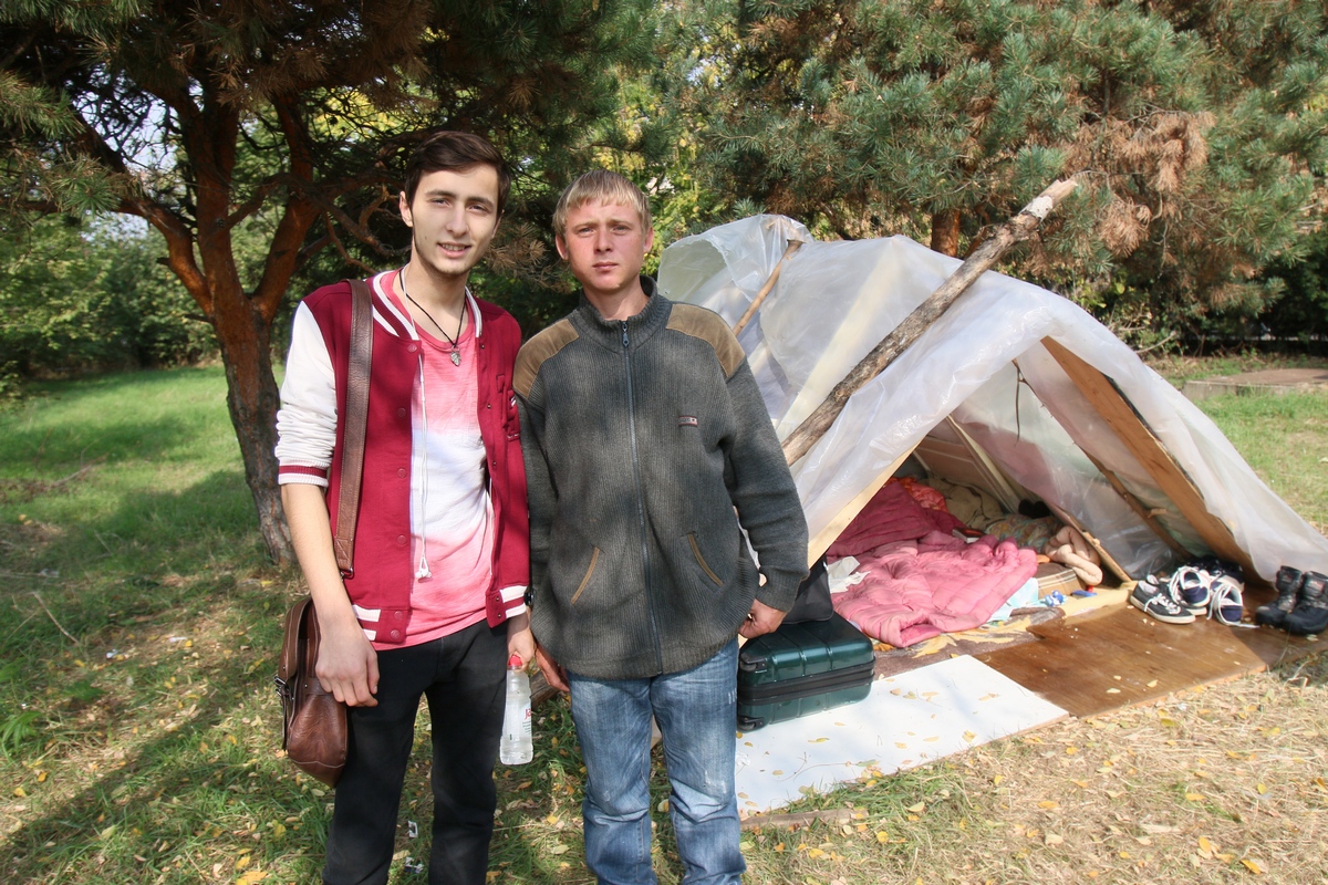 Alex s-a intalnit cu Ionut intamplator in timp ce alerga prin oras cu treaba