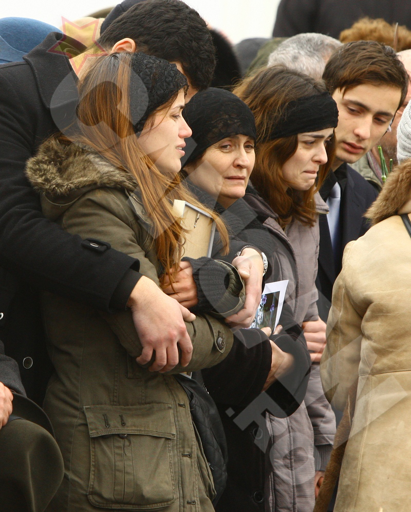 Fratele Aurei face tot posibilul sa aline suferinta familiei sale