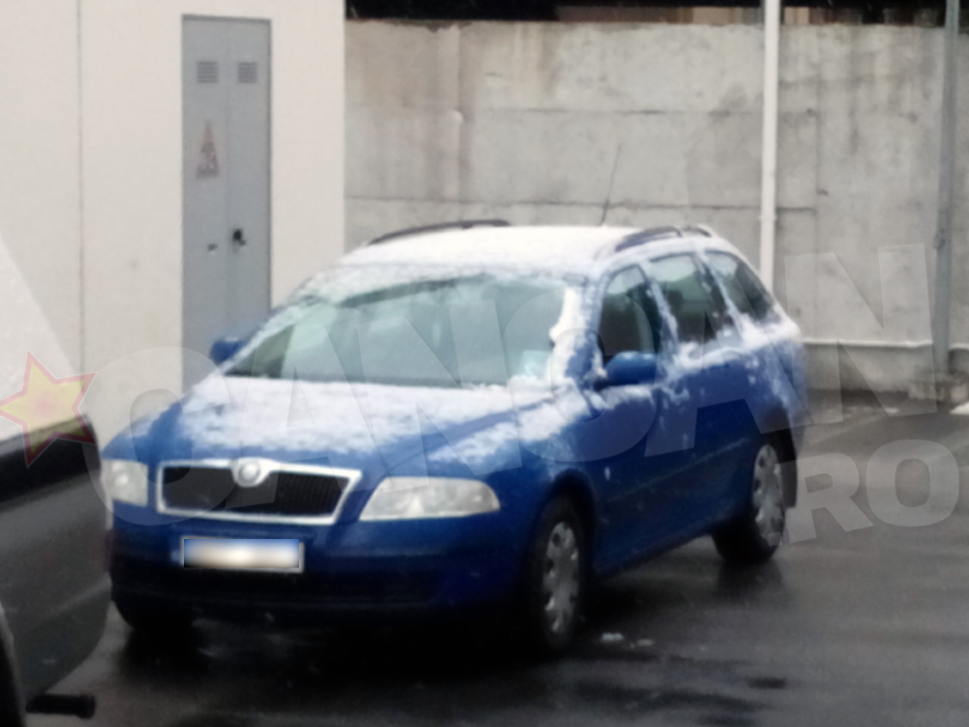 In Capitala, zapada s-a depus deja pe masini