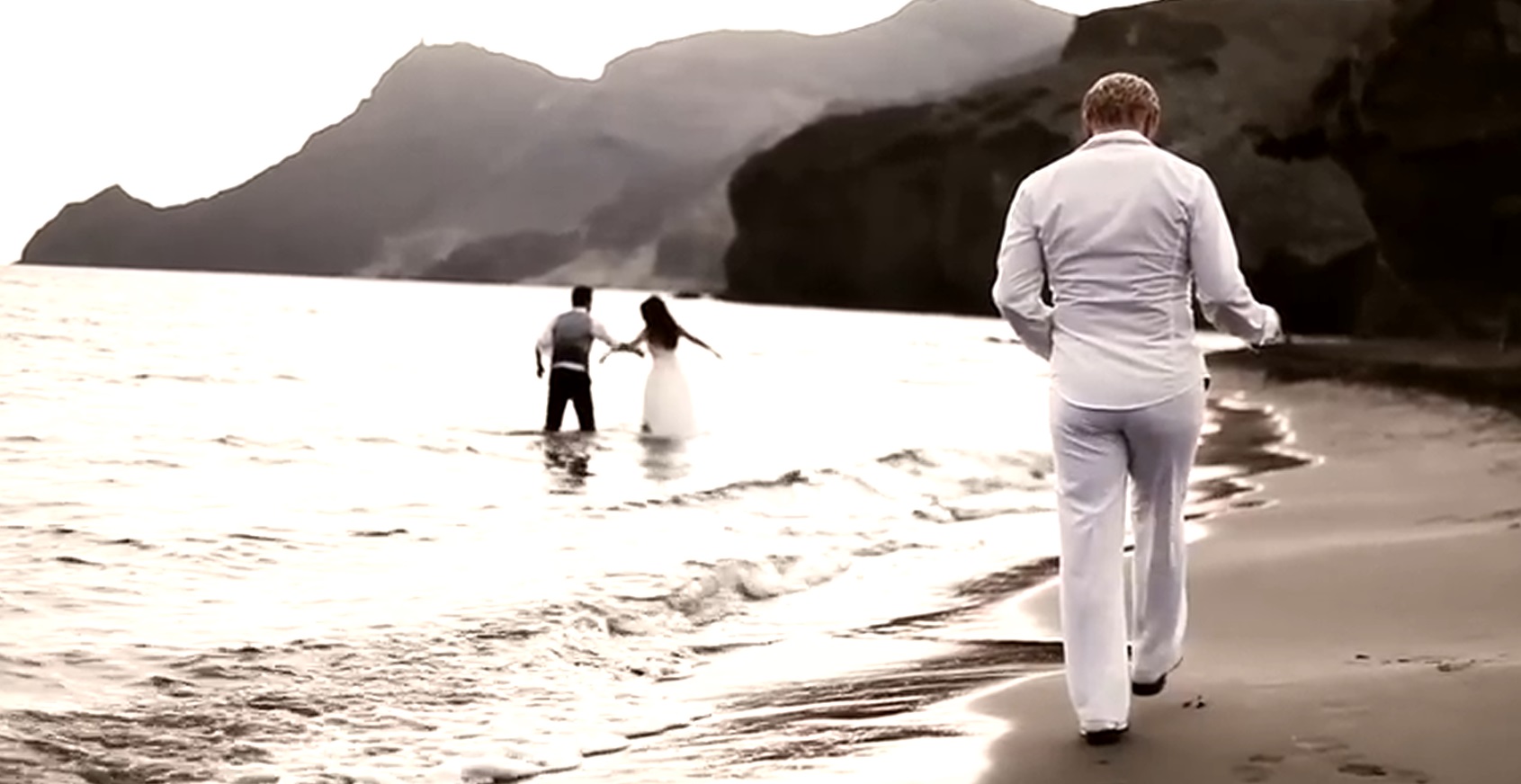 Solistul ne-a povestit ca videoclipul a fost realizat in cadrul unei nunti