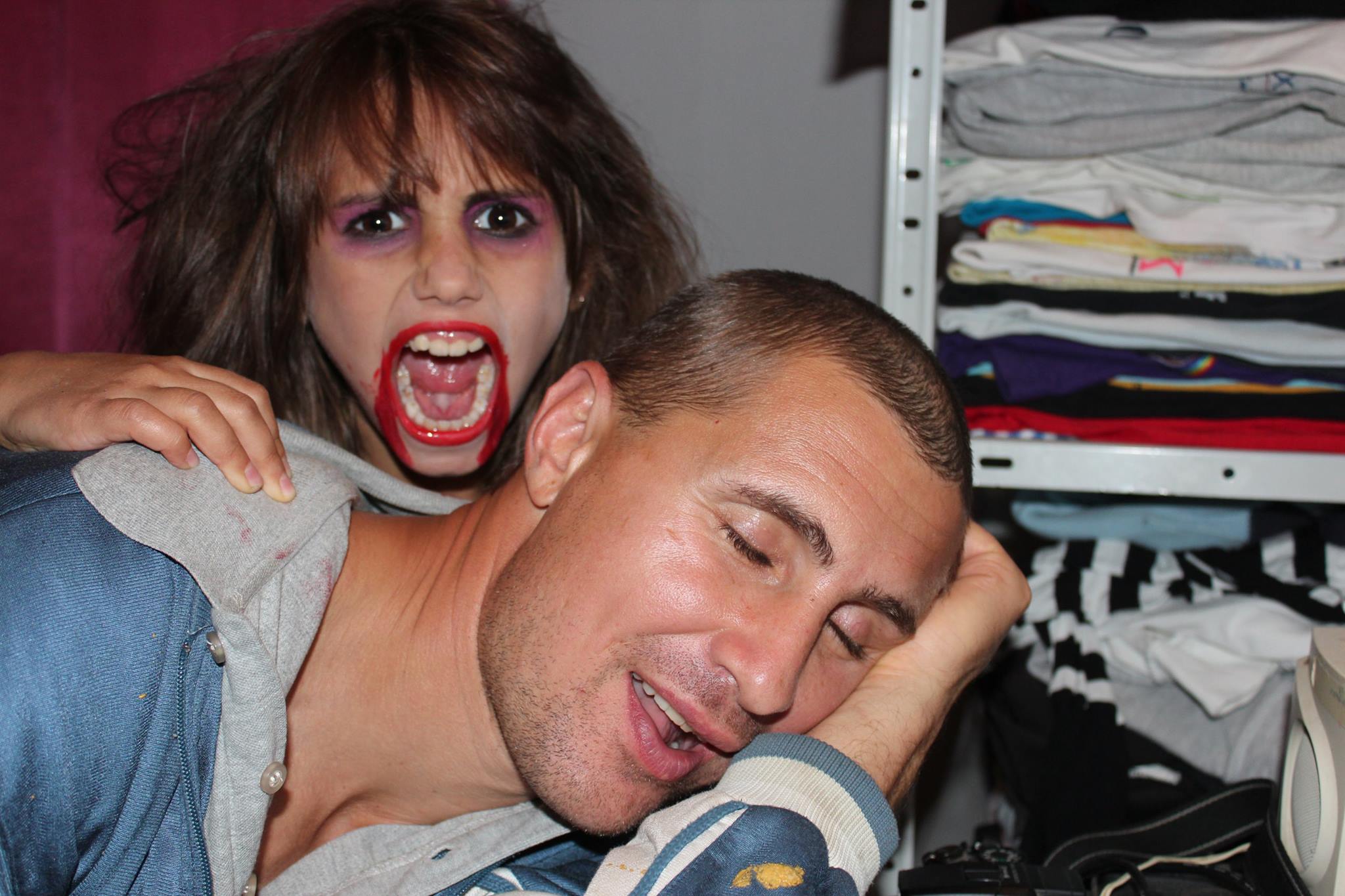 Nici sora celor doi culturisti nu s-a lasat mai prefjos