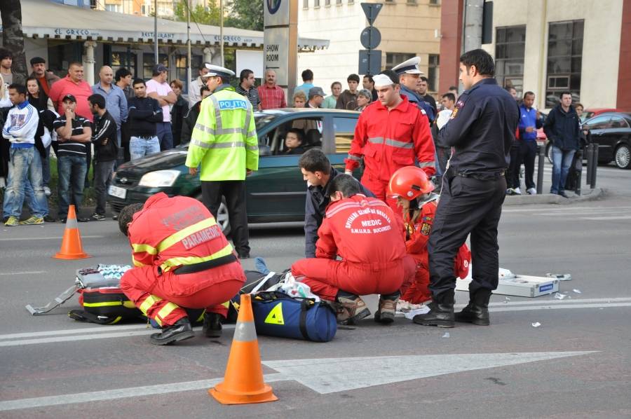 Accident grav de circulatie in Iasi. Un elev de 18 ani a fost accidentat mortal